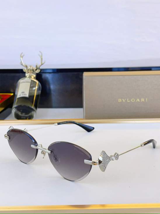 Picture of Bvlgari Sunglasses _SKUfw80049231fw